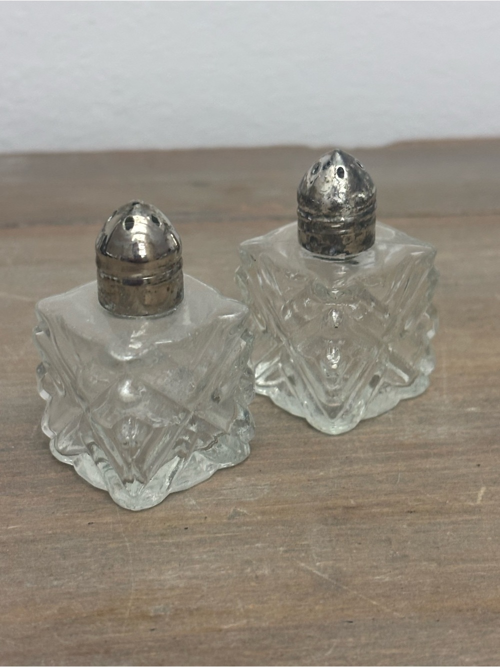 Vintage 50’s mini salt and pepper shakers